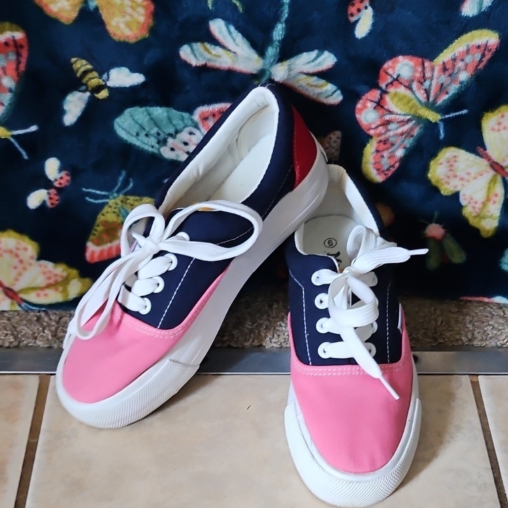 Color Block Lace-Up Sneakers